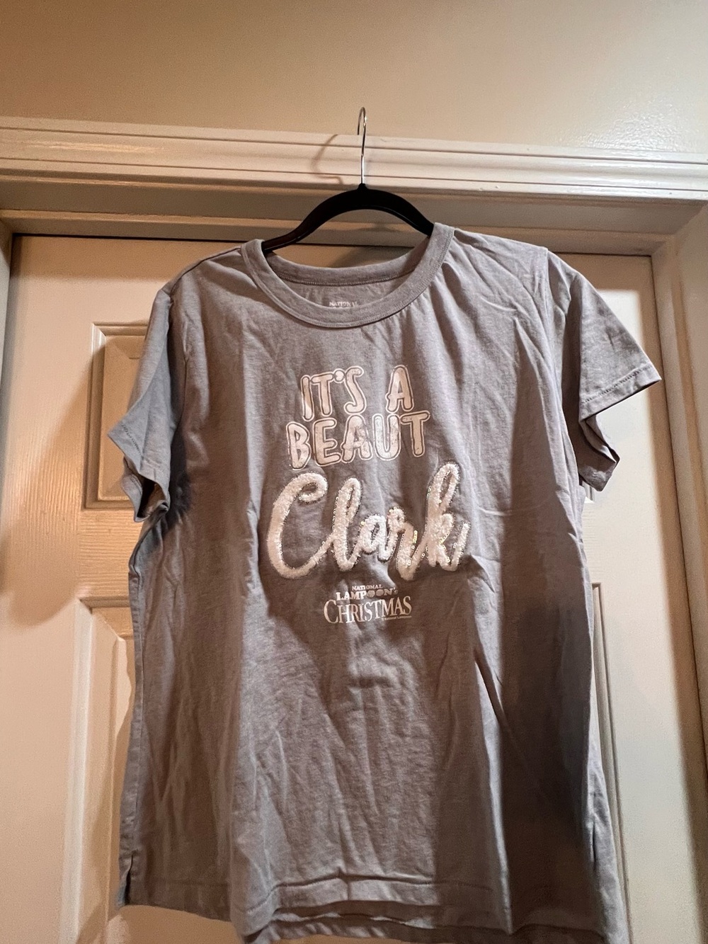 Maurices Gray Short Sleeve Graphic Tee "It's a Beaut Clark"